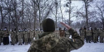 US deploys troops to support Nato in Ukraine standoff